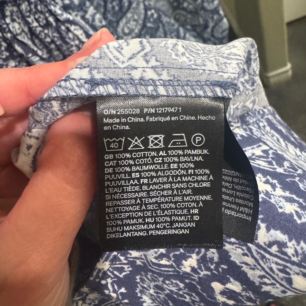 H&M Blue Paisley Smocked Dress - Picture 5 of 5
